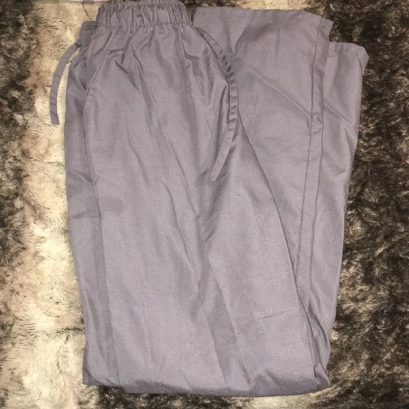 Lightly used scrubs - Picture 5 of 7